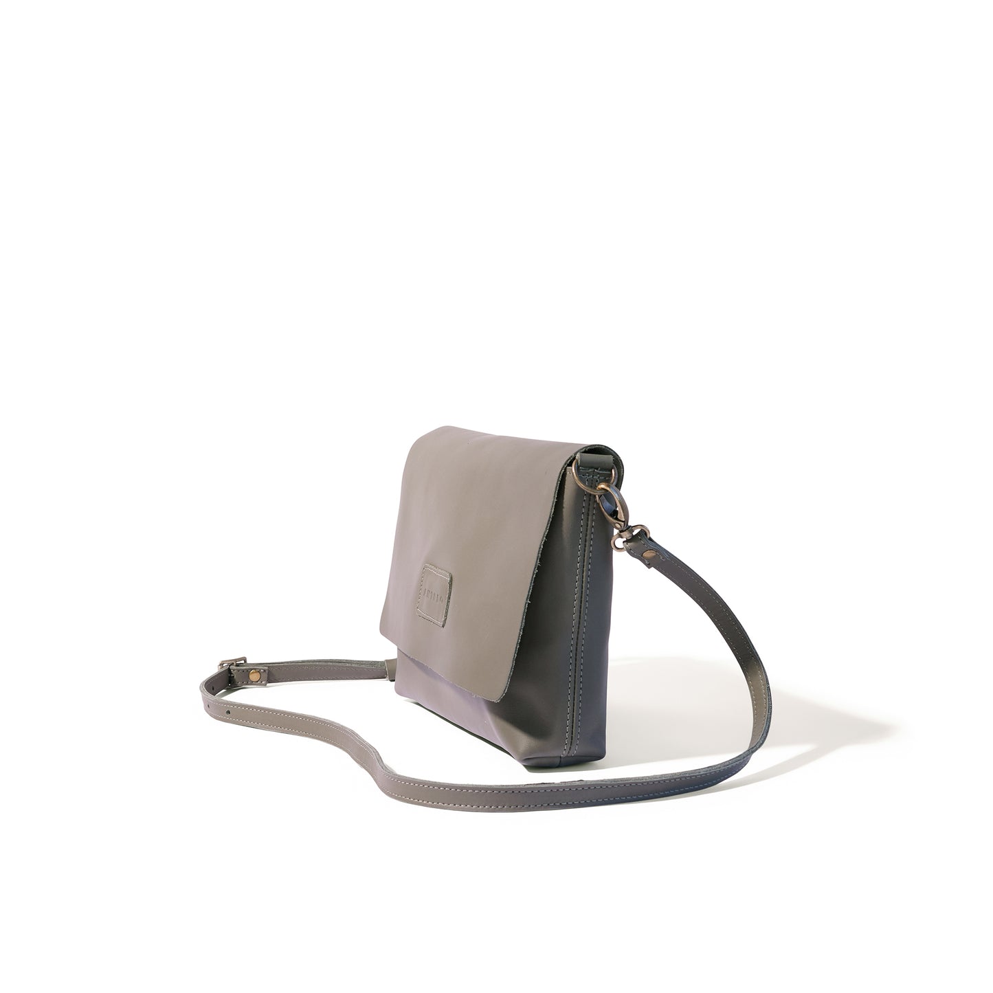 Jeanie XL leather crossbody - MINOR FLAW