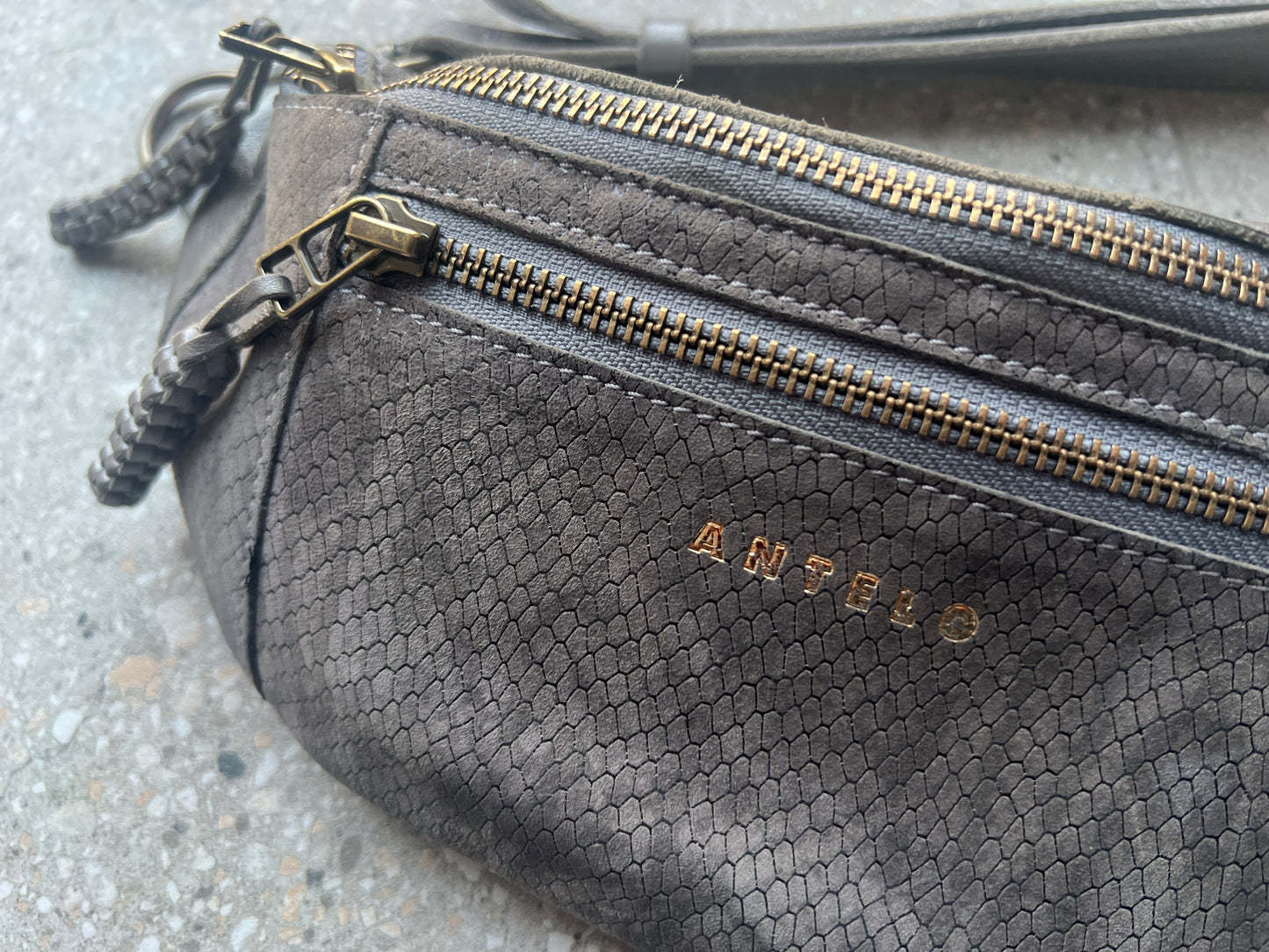 River adjustable leather moon-bag