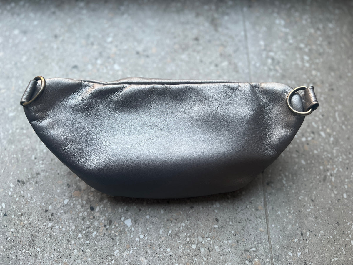River adjustable leather moon-bag