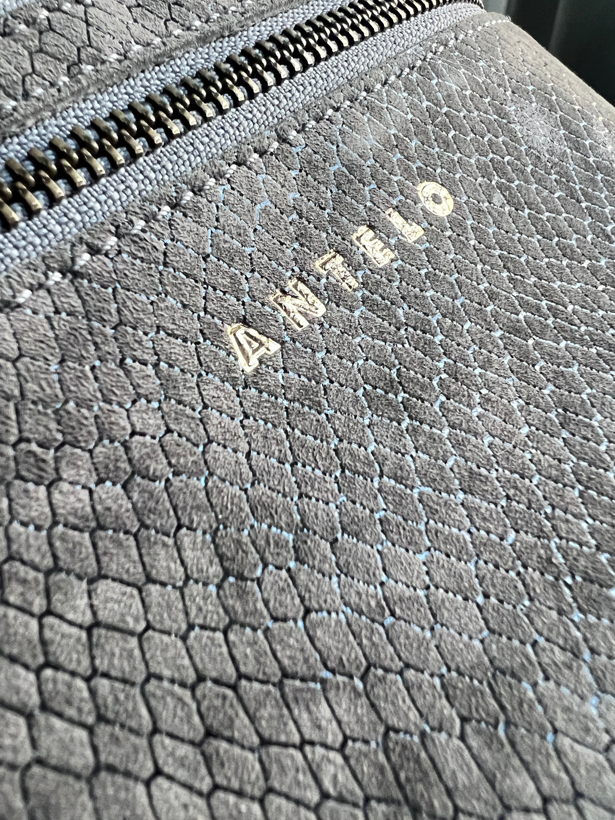 River adjustable leather moon-bag