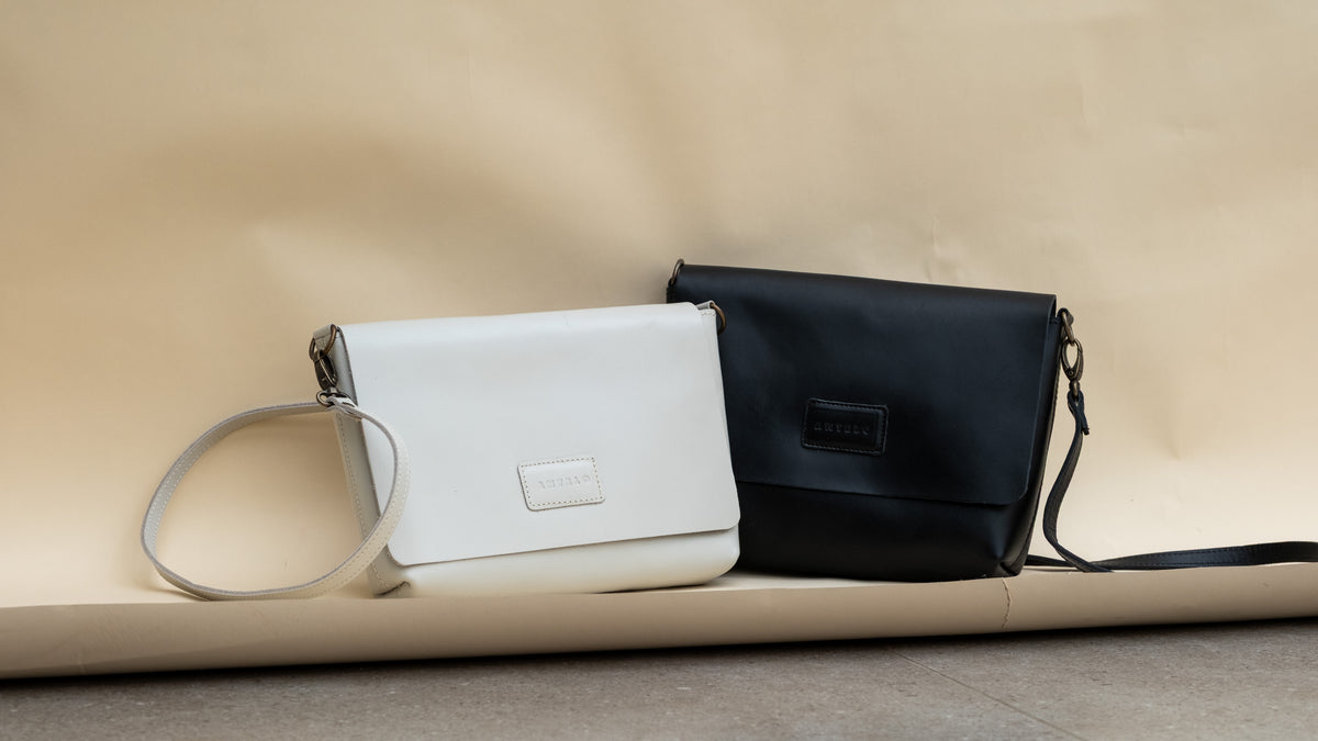 Jeanie XL leather crossbody