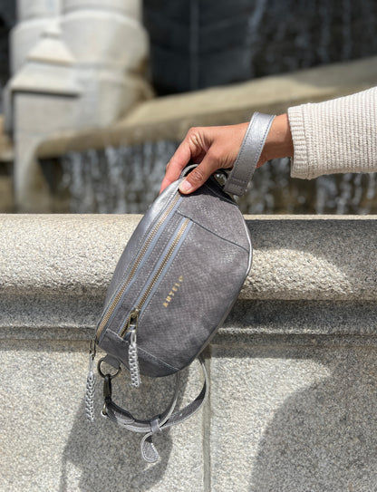 River adjustable leather moon-bag