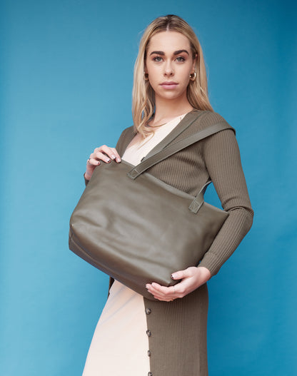 Emmy unlined Leather Tote with Zip