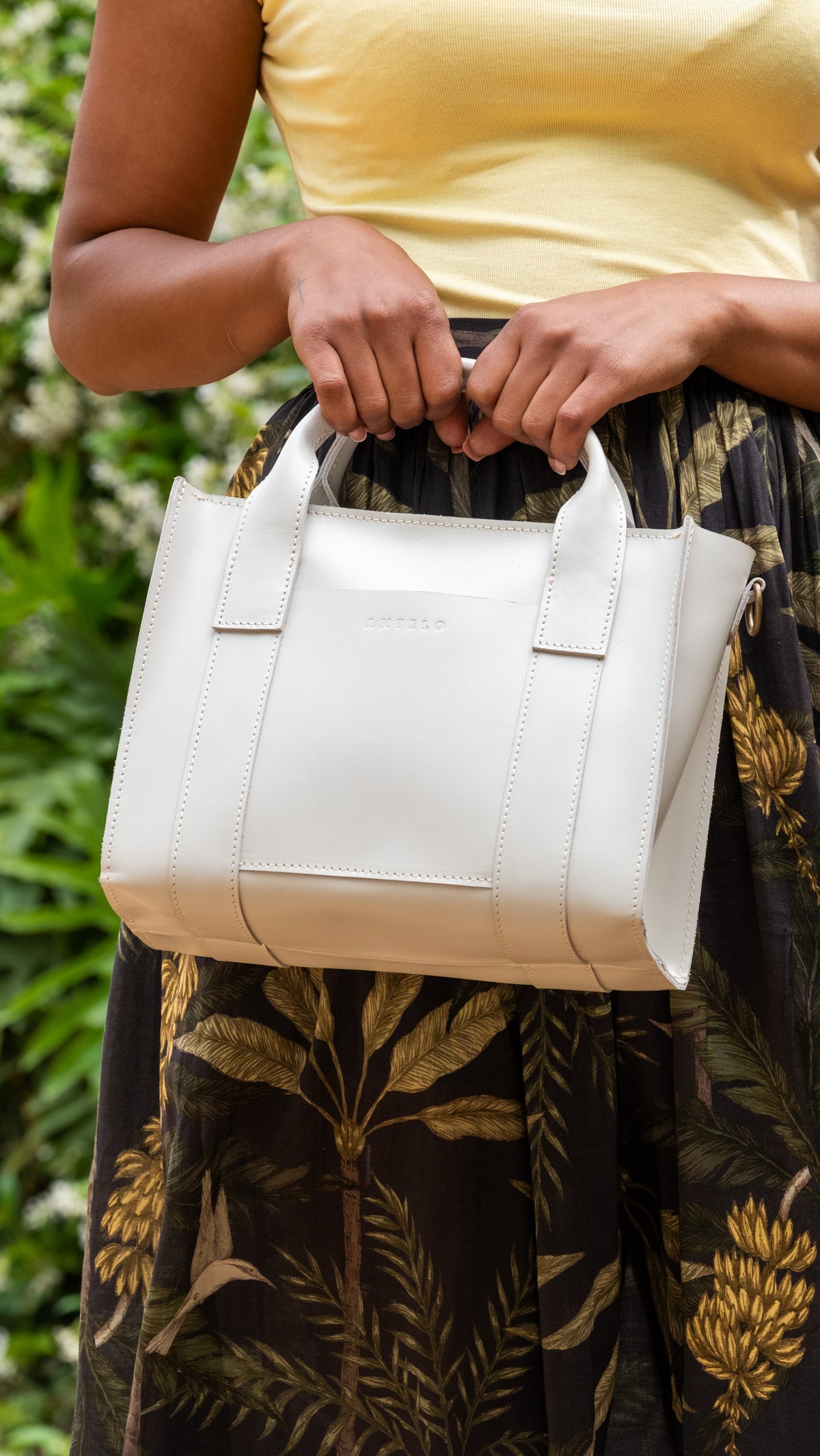 Noa East-West Medium Crossbody shopper
