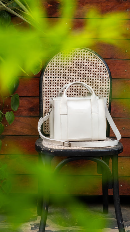 Noa East-West Medium Crossbody shopper