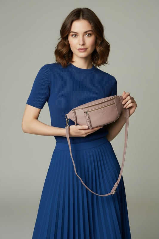 River adjustable leather moon-bag