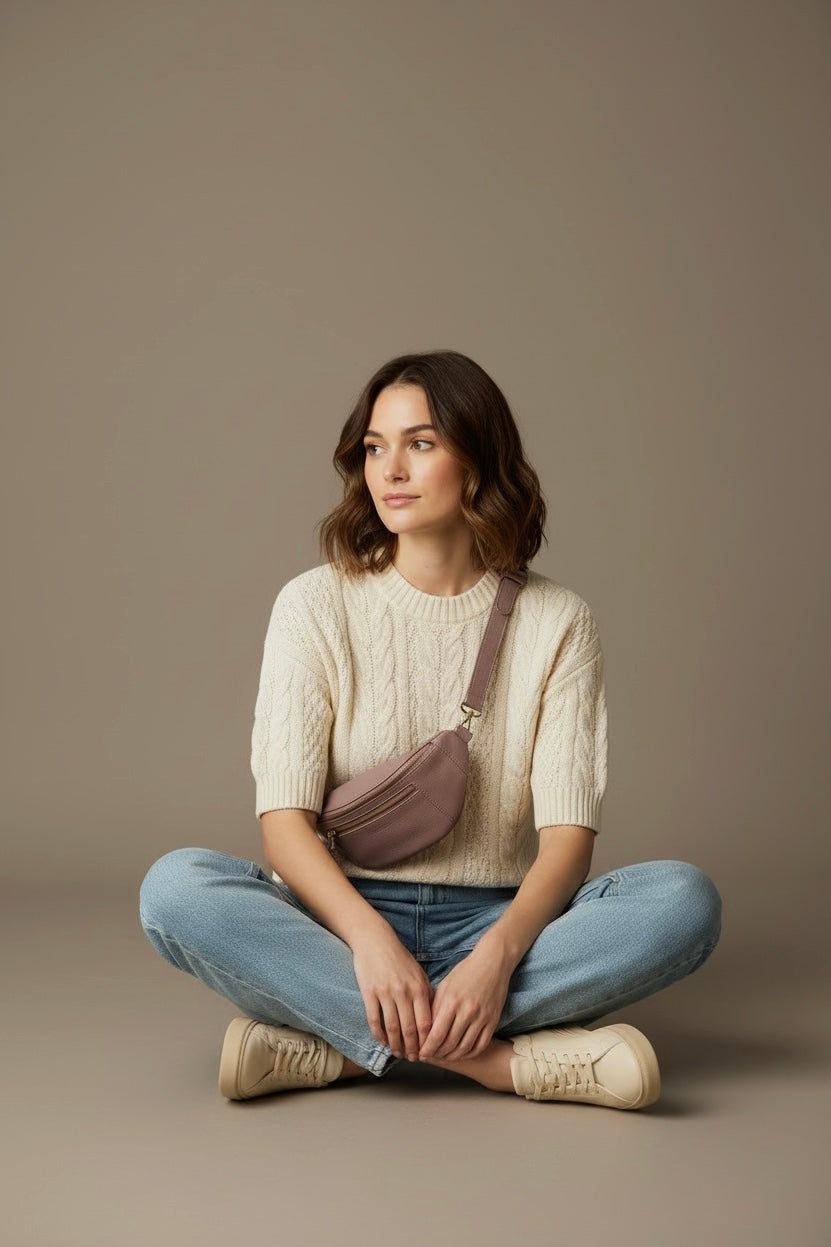 River adjustable leather moon-bag