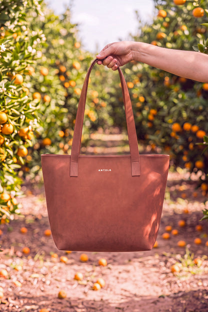 Emmy unlined Leather Tote with Zip